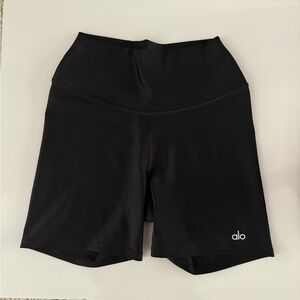 Alo bike shorts